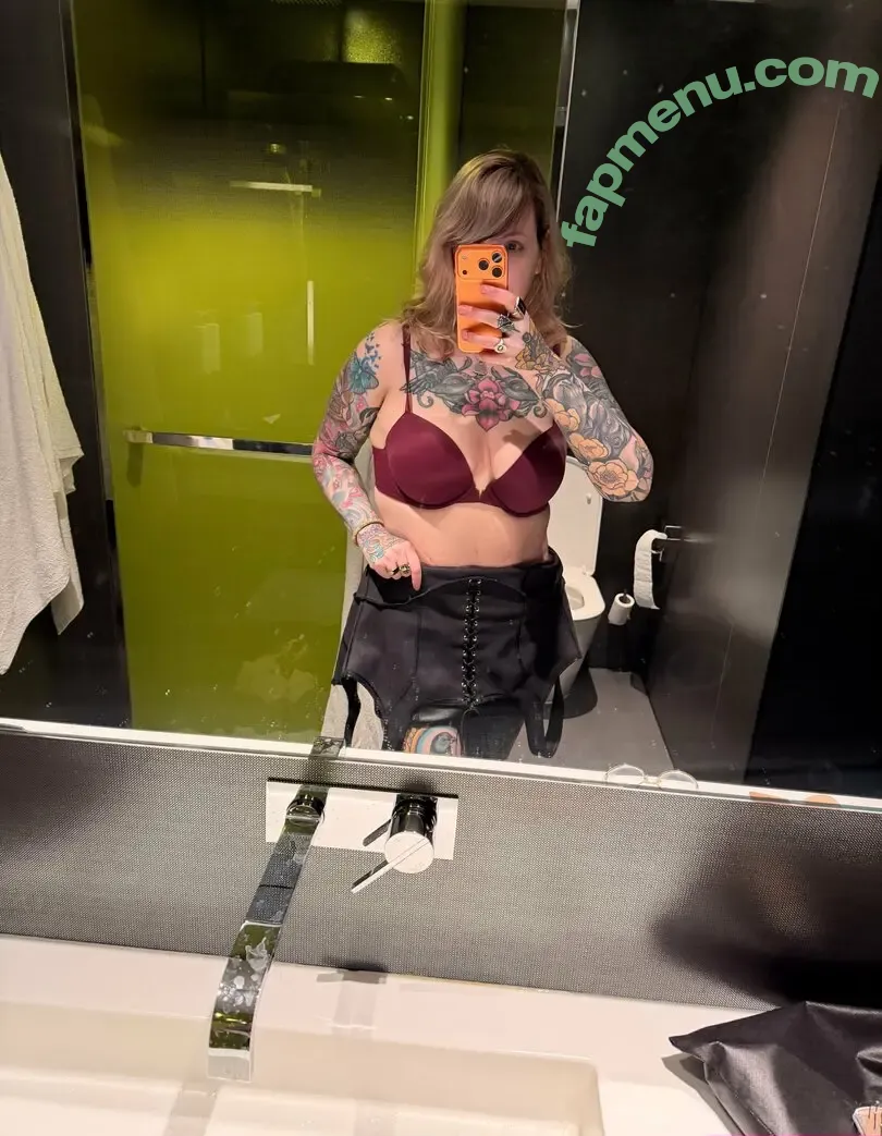 PushingUpRoses nude photo #0750 (roseanders)