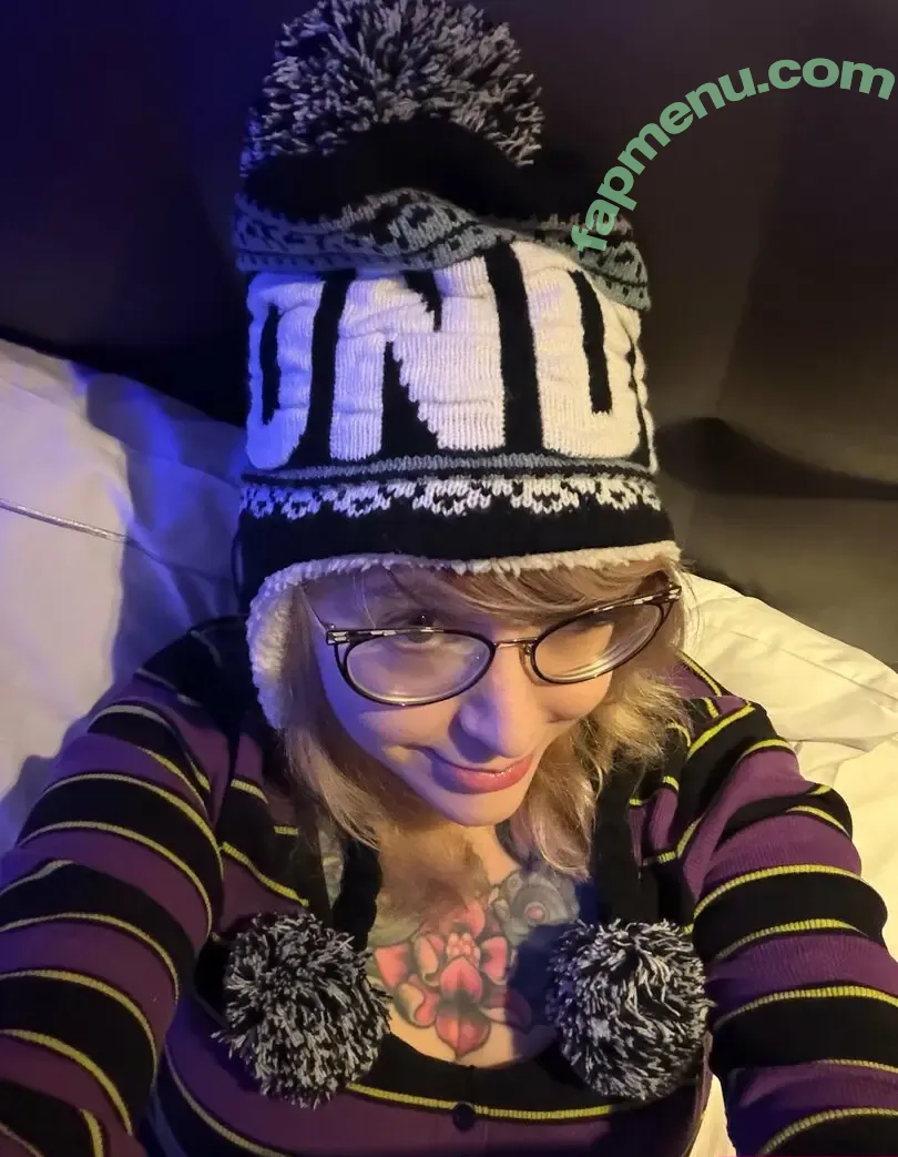 PushingUpRoses nude photo #0754 (roseanders)