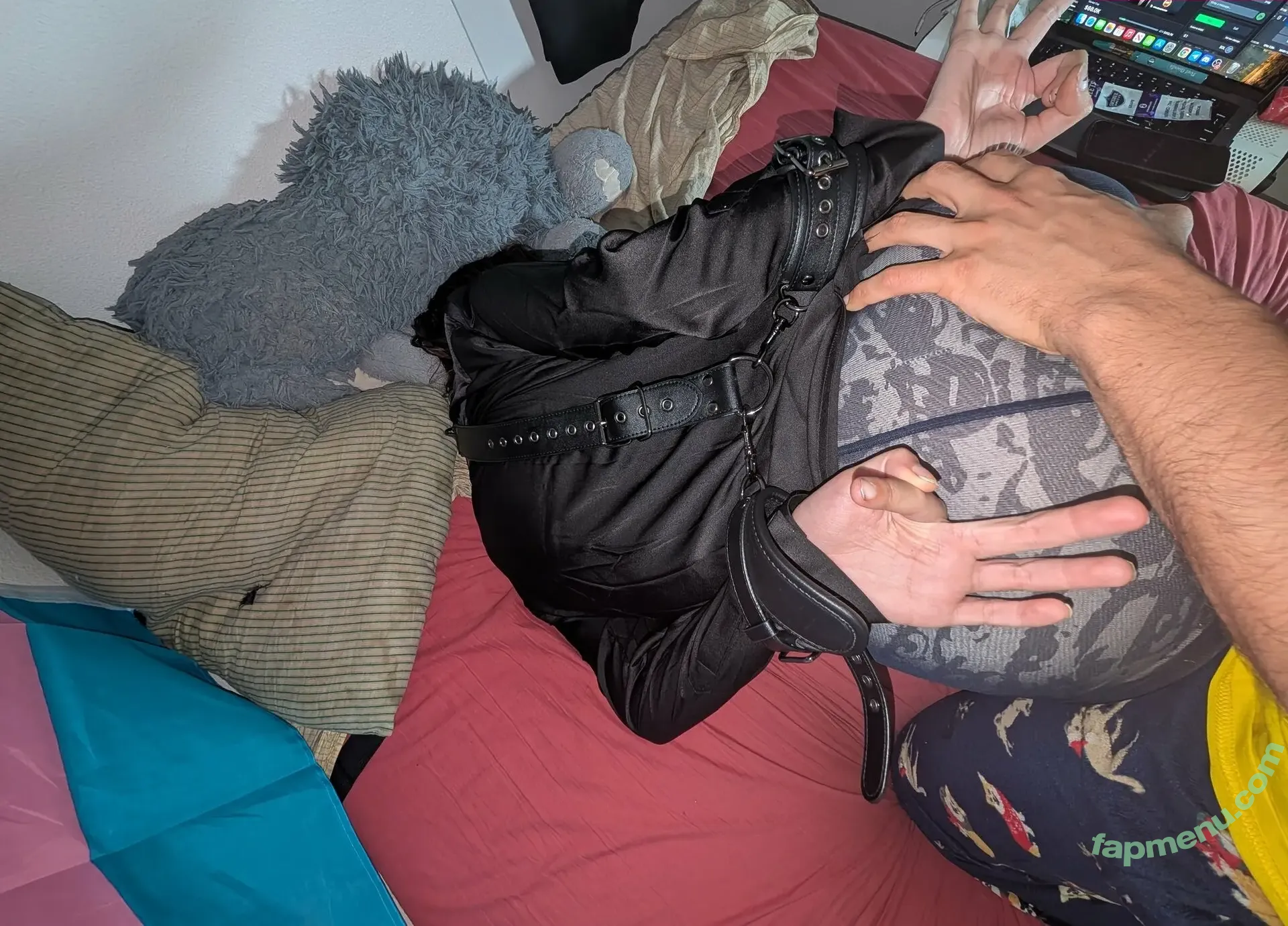 pvnks nude photo #0080 (anaamari_ / asonxx / midlested / psyoptrick)