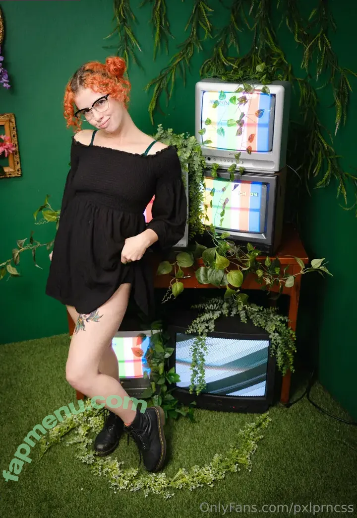 pxlprncss nude photo #0042 (pxl.prncss)