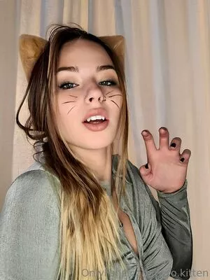 Pyro Kitten / Pyro.kitten / its_pyro_kitten / pyrokitten nude photo #0040