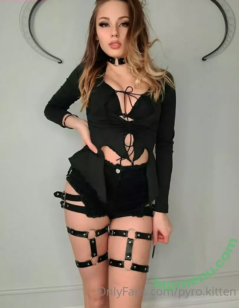 Pyro Kitten nude photo #0159 (pyro.kitten / pyrokitten / pyrokittenx)