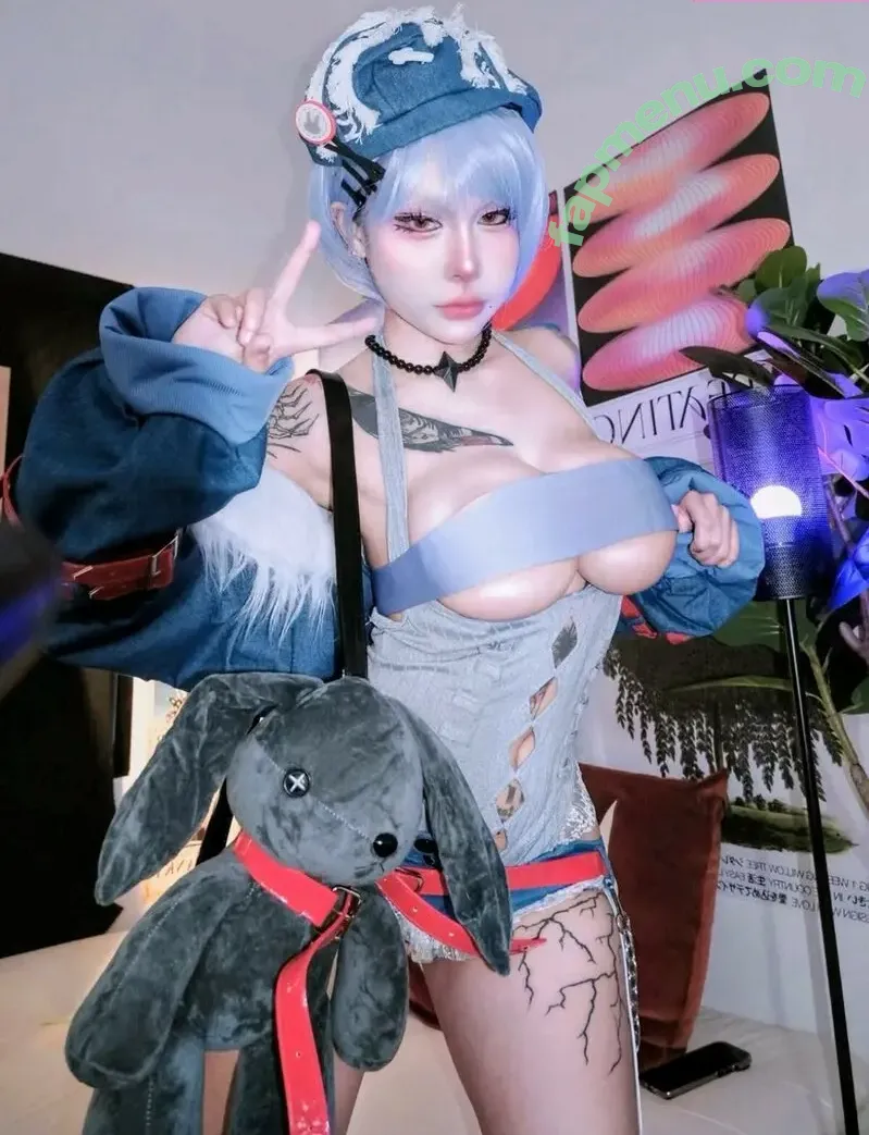 q.namii nude photo #0213 (ntatmii / trtxzxm / trtxzxmm)