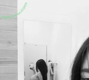 Q2opxn nude photo #0003