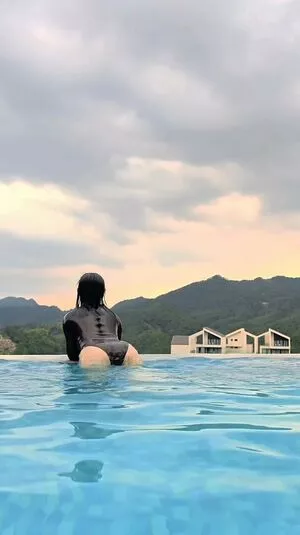 QiaoniuTT / qiaoniu_tt / 俏妞 nude photo #5110