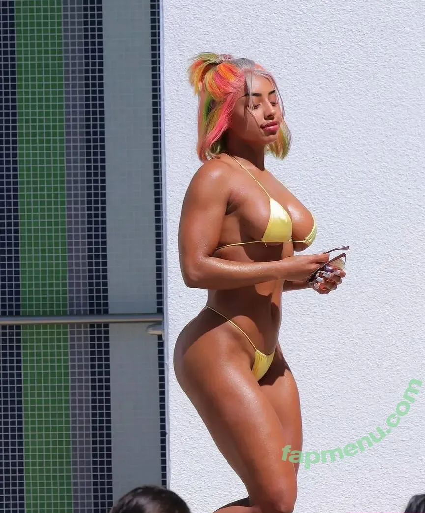Qimmah Russo nude photo #0007 (qflex_4life / qimmahrusso)