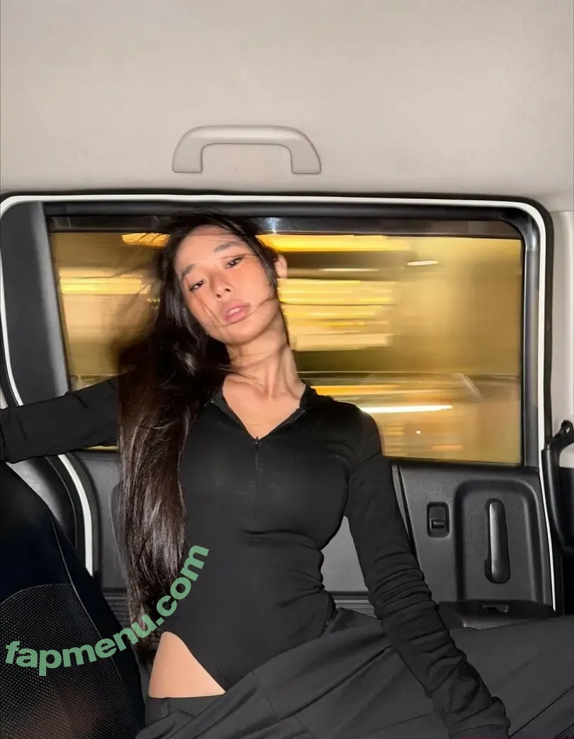 qingqingya99 nude photo #0095 (qingqingya99)