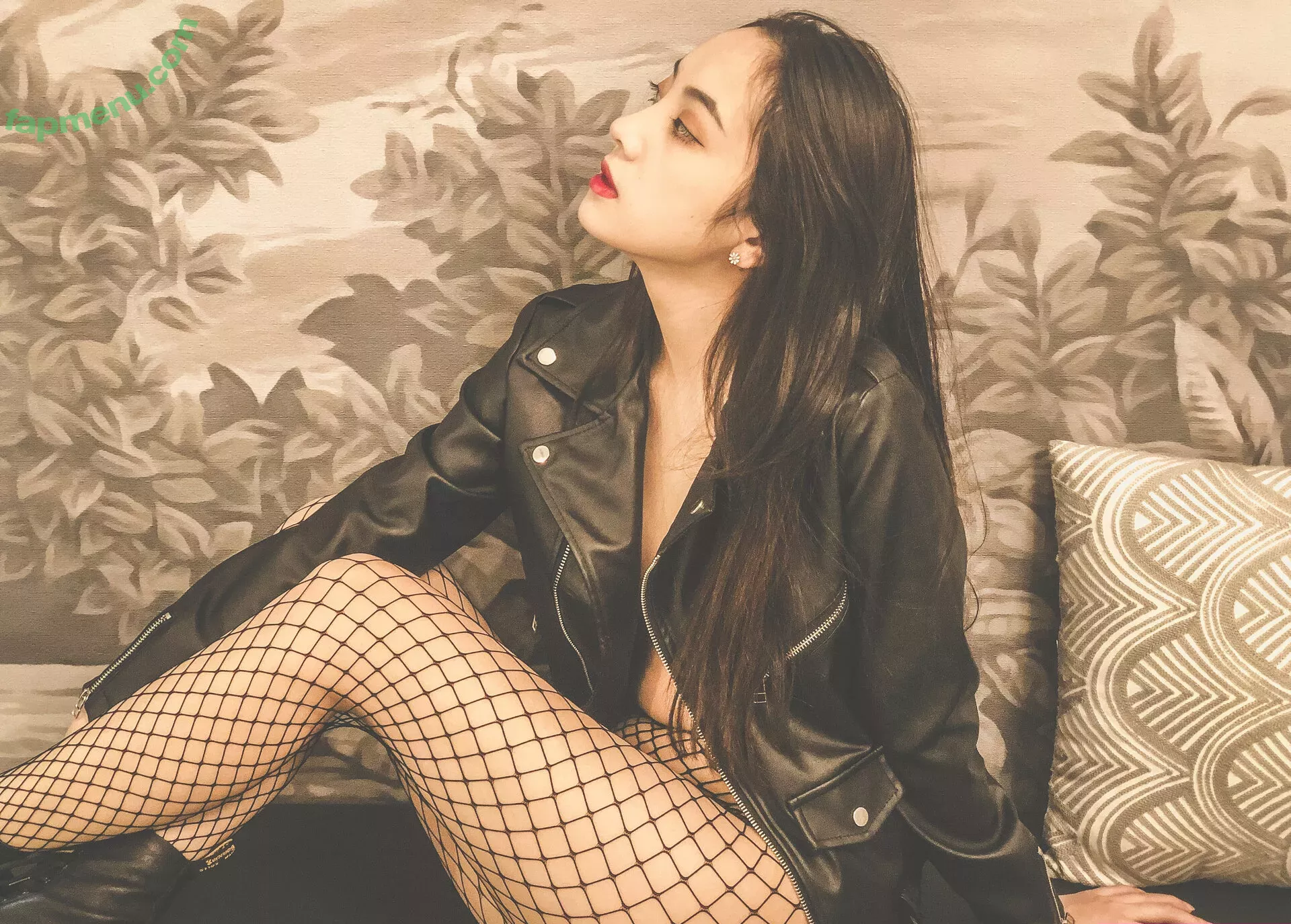 Qinweiyingjie nude photo #0094 (qinweiyingjie_)