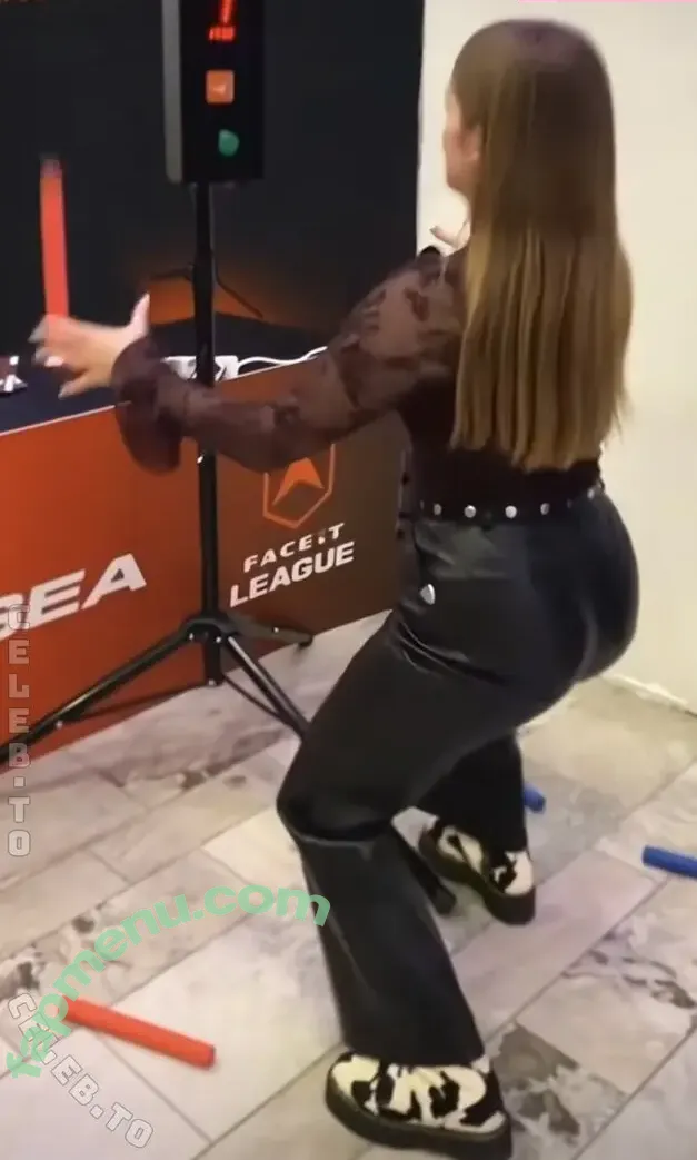 qoqsik nude photo #0046 (qoqsik1)