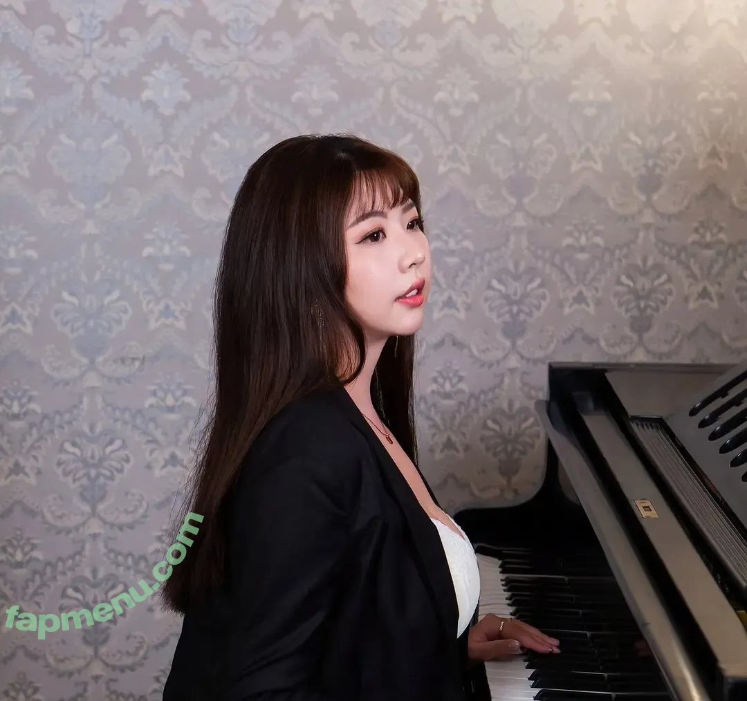 qqt_.86 nude photo #0056 (qqt_.86)