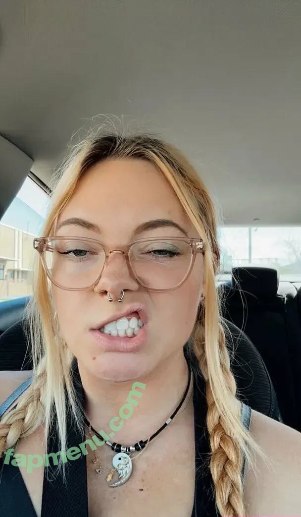 qquueeeennbbbb nude photo #0015 (qquueeeennbbbb)
