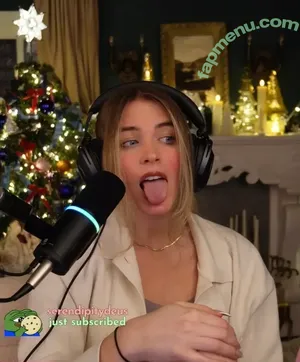 QTCinderella nude photo #0729