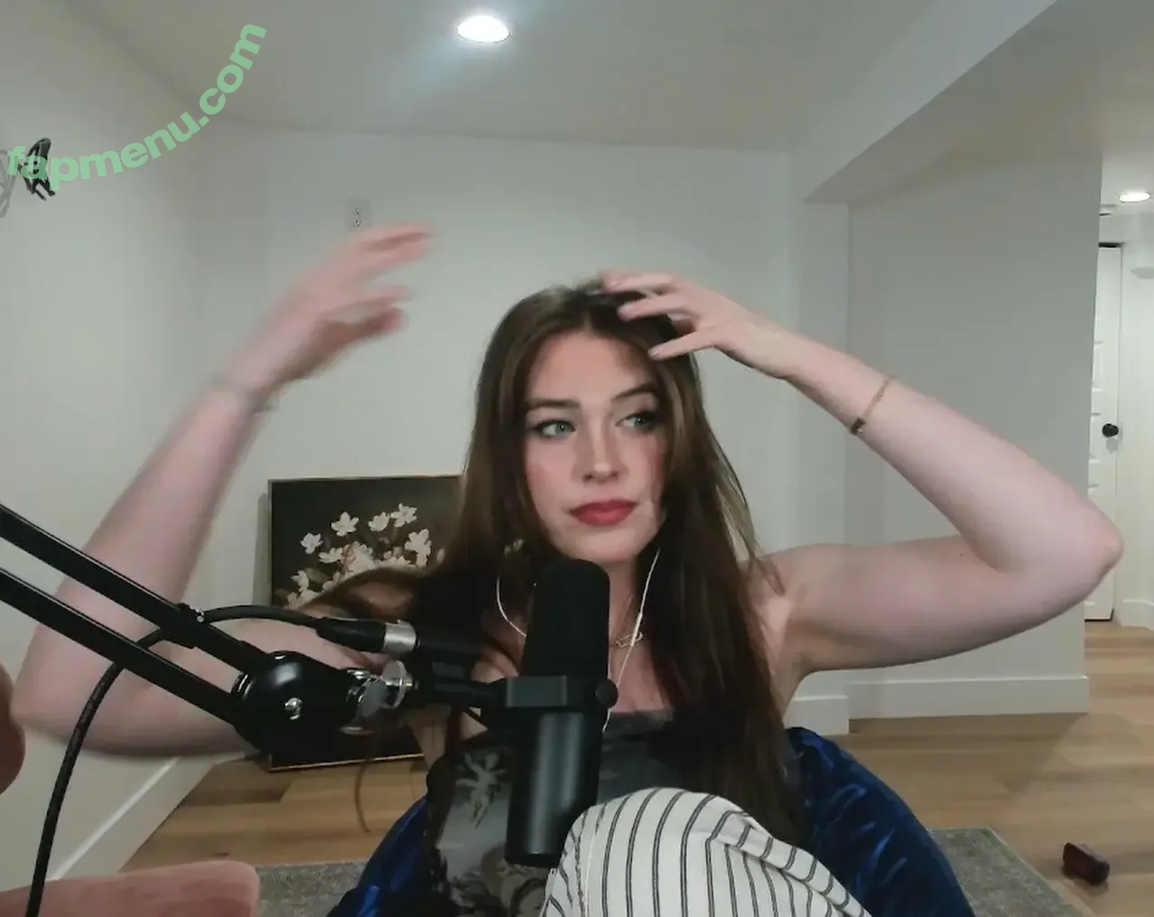 QTCinderella nude photo #0744 (QTCinderella)