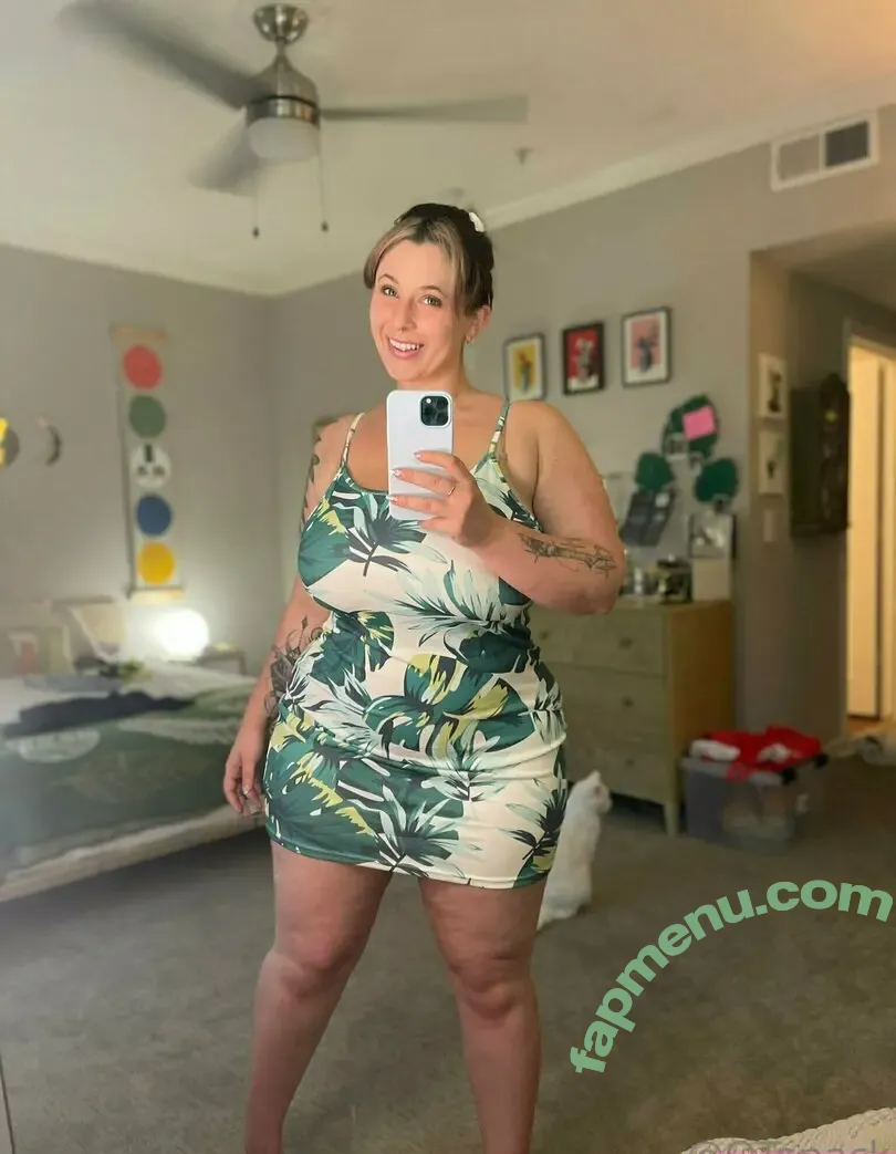 qtsnackirl nude photo #0097 (qtsnackirl)