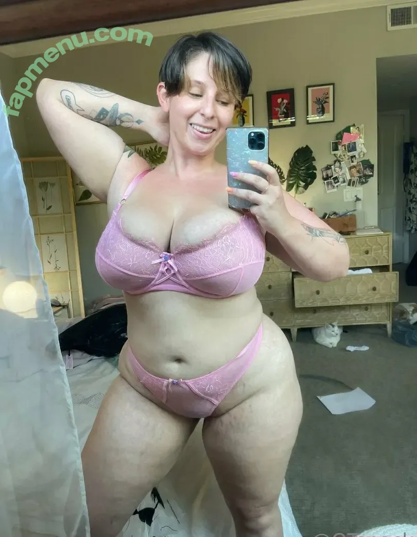 qtsnackirl nude photo #0118 (qtsnackirl)