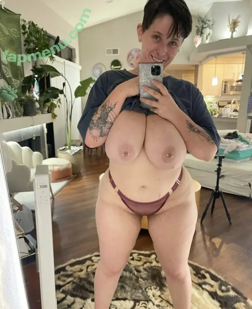 qtsnackirl nude photo #0146 (qtsnackirl)