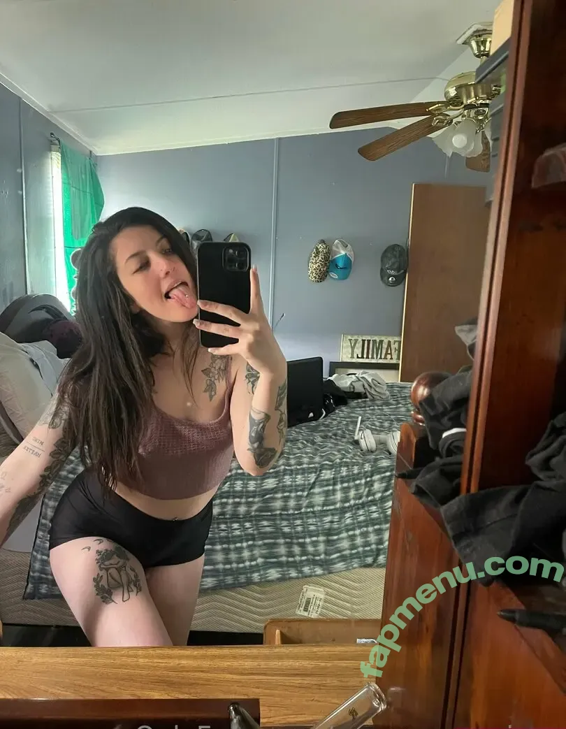 queeeenmarieee nude photo #0003 (queeeenmarieee)