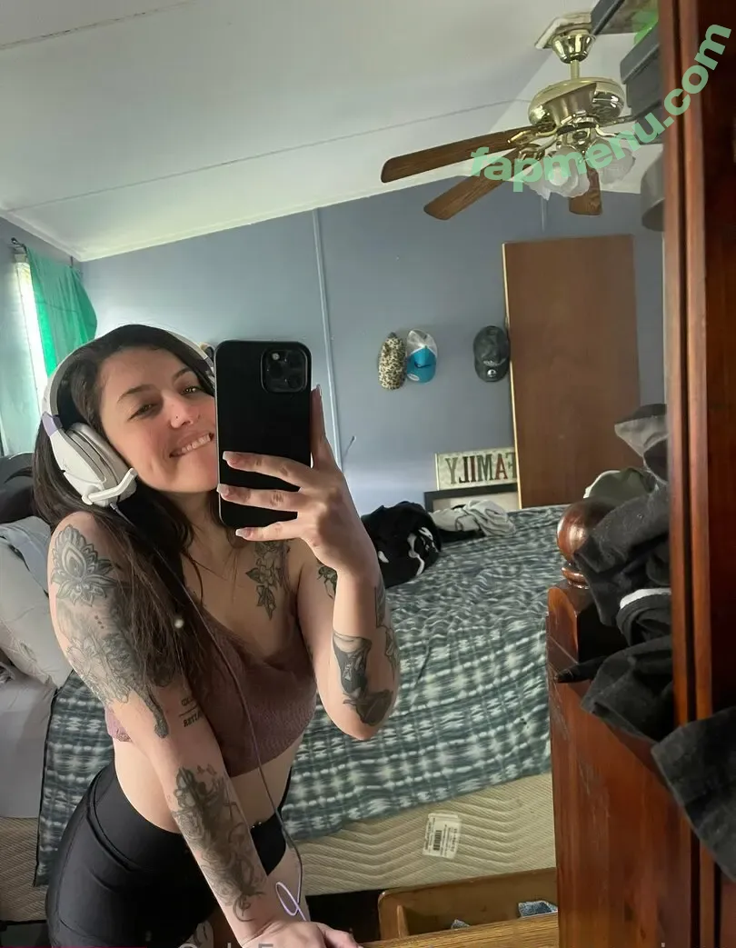 queeeenmarieee nude photo #0004 (queeeenmarieee)
