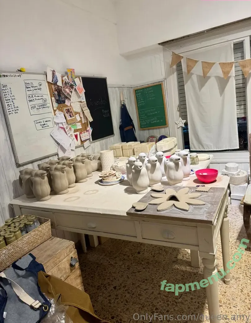 queen.amy nude photo #0606 (reallest_queen_ami)