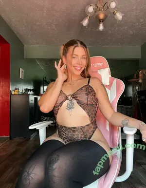 Queen_D / queen_d.official / queen_egirl27 nude photo #1130