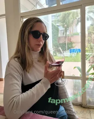 queen_mistress_of_lust / i_am_libragoddess nude photo #0047