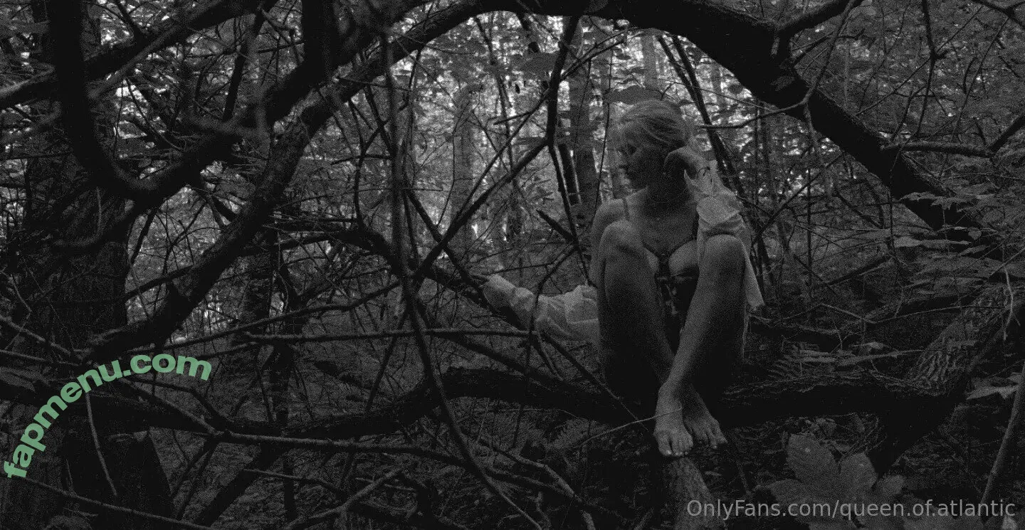 queen.of.atlantic nude photo #0152 (Robinson in Countryside / angelika.kravets / queen_atlantic)