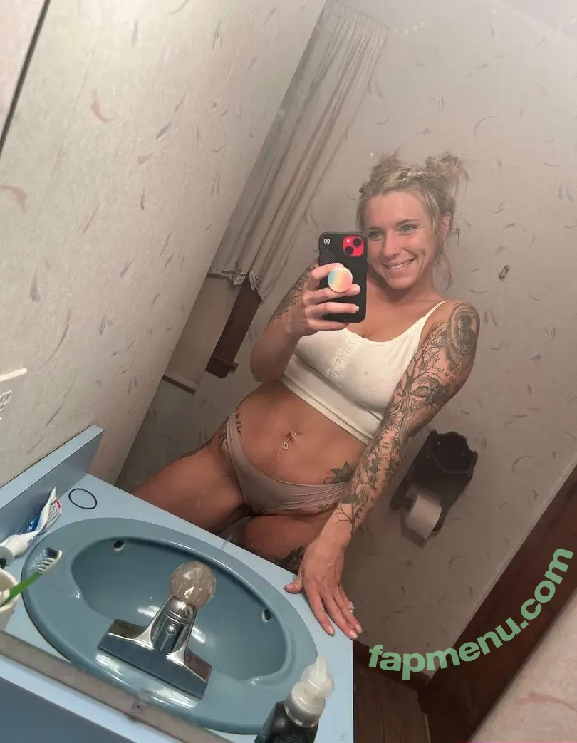 Queenbee6.7 nude photo #0041 (queenbee6)