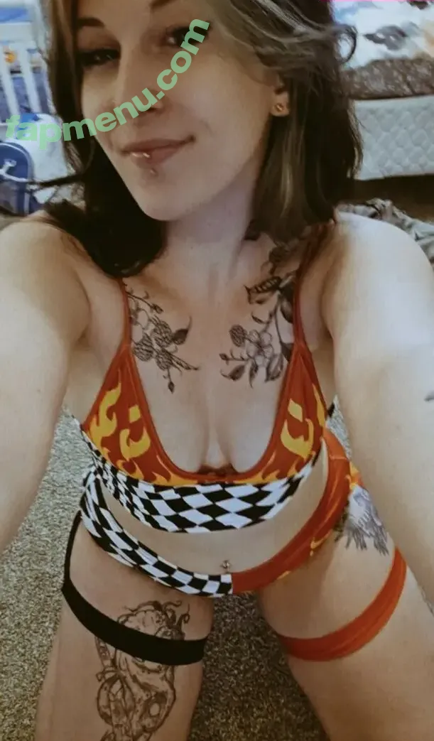 queenbeehive nude photo #0003 (quuenmom3)