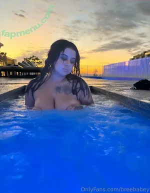 queenbrxee / u485445611 nude photo #0027