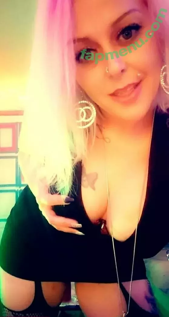 queenbunni44 nude photo #0003 (queenbane44)