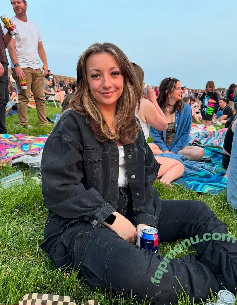 queencourtnizzle nude photo #0048 (queencourtnizzle)