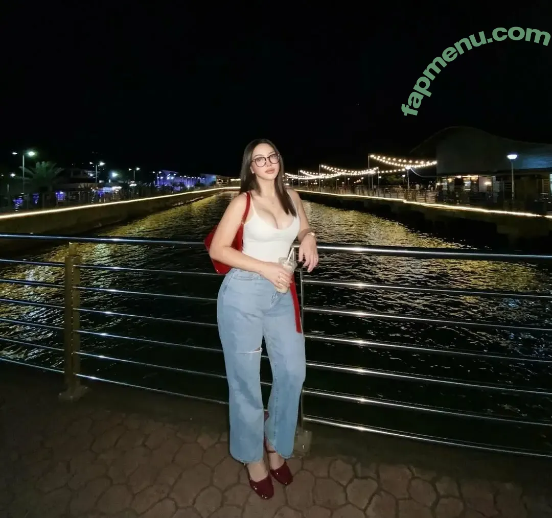 Queency Geollina nude photo #0079 (q.u.e.e.n.c.y)