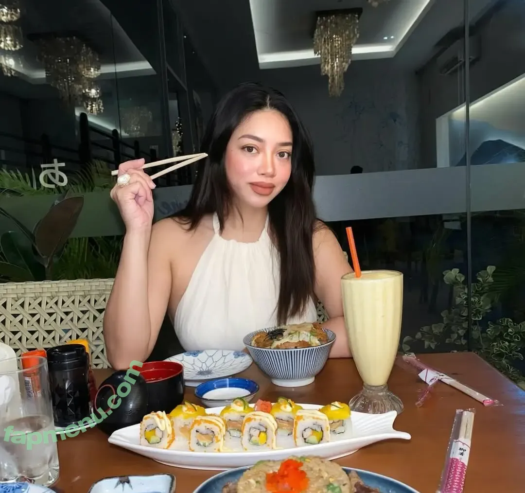 Queency Geollina nude photo #0086 (q.u.e.e.n.c.y)