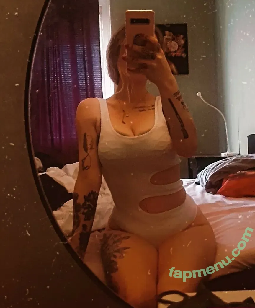 queenellie2024 nude photo #0033 (Swedish Young Milf / youngmallgrab)