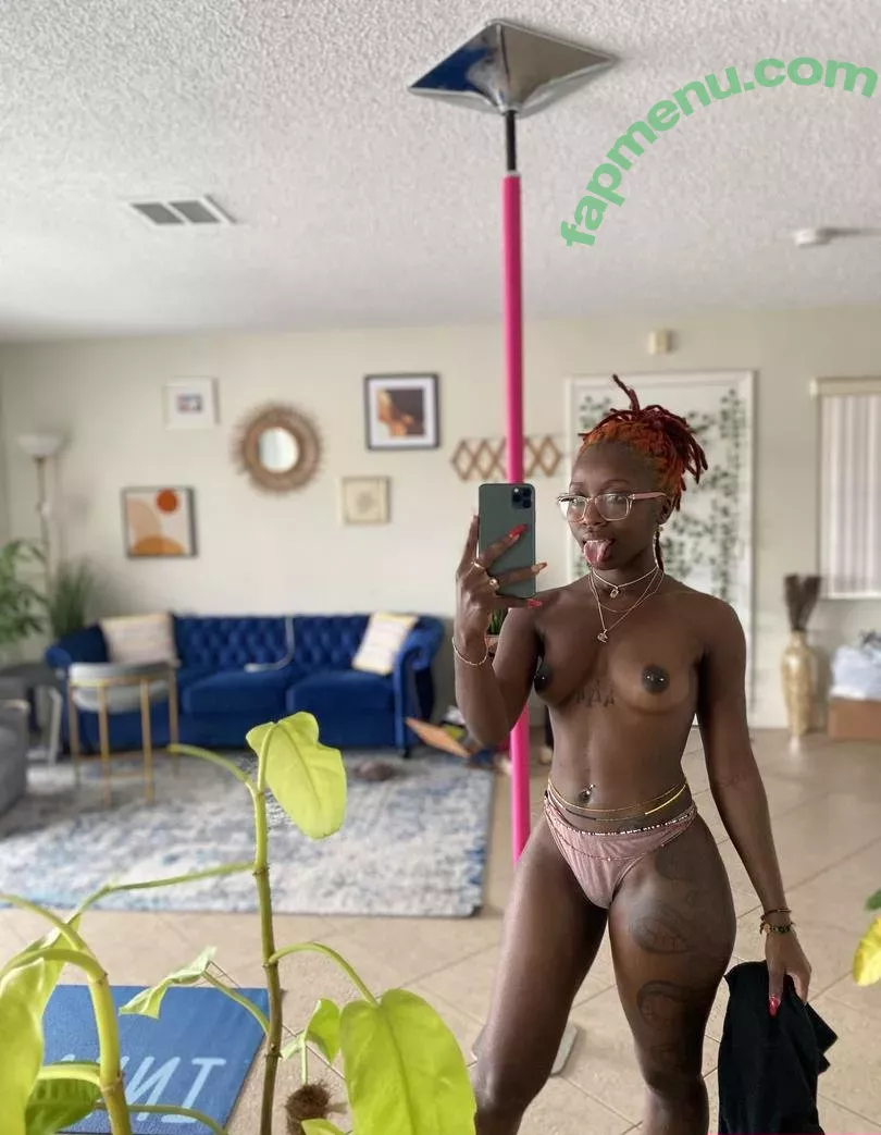 QueenFlexi nude photo #0004 (queenflexi_)