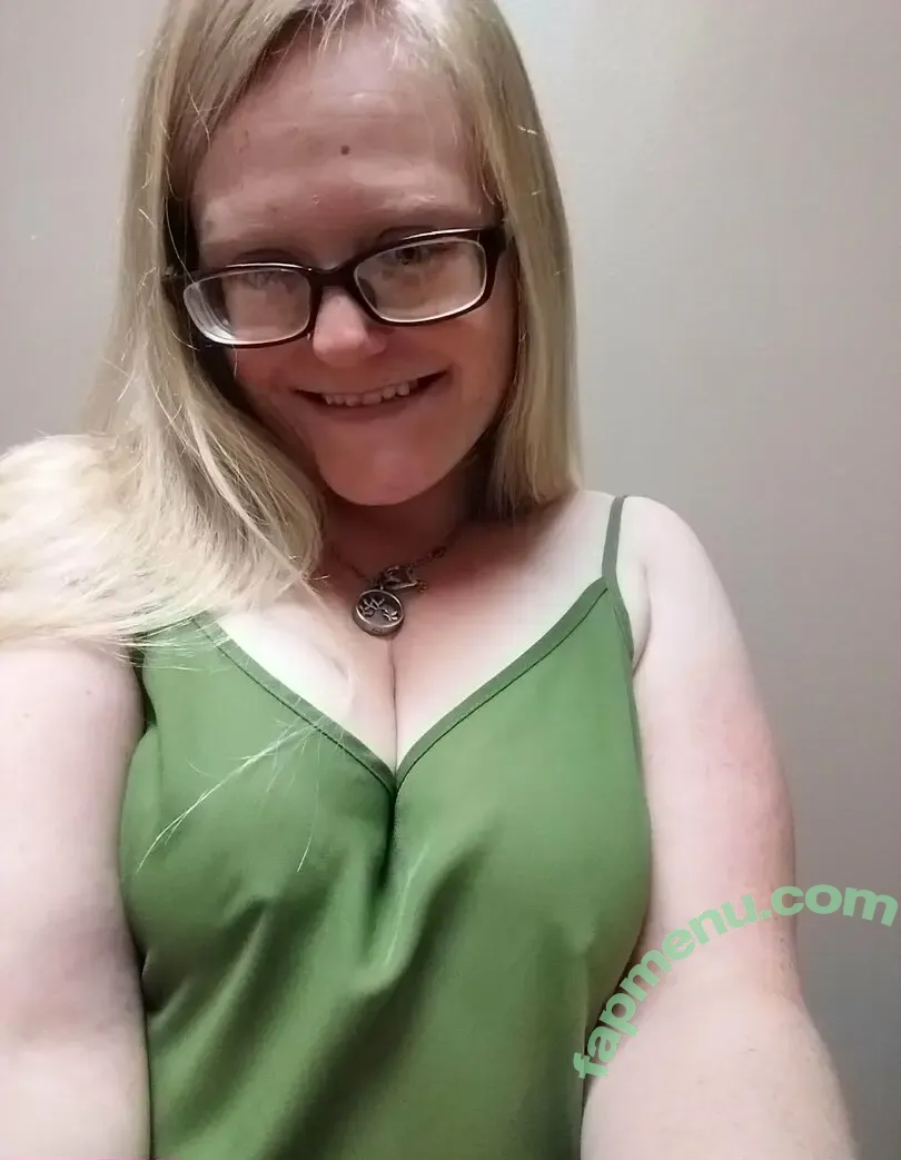queengreeneyes420 nude photo #0011 (queen_green_eyeys_mary)