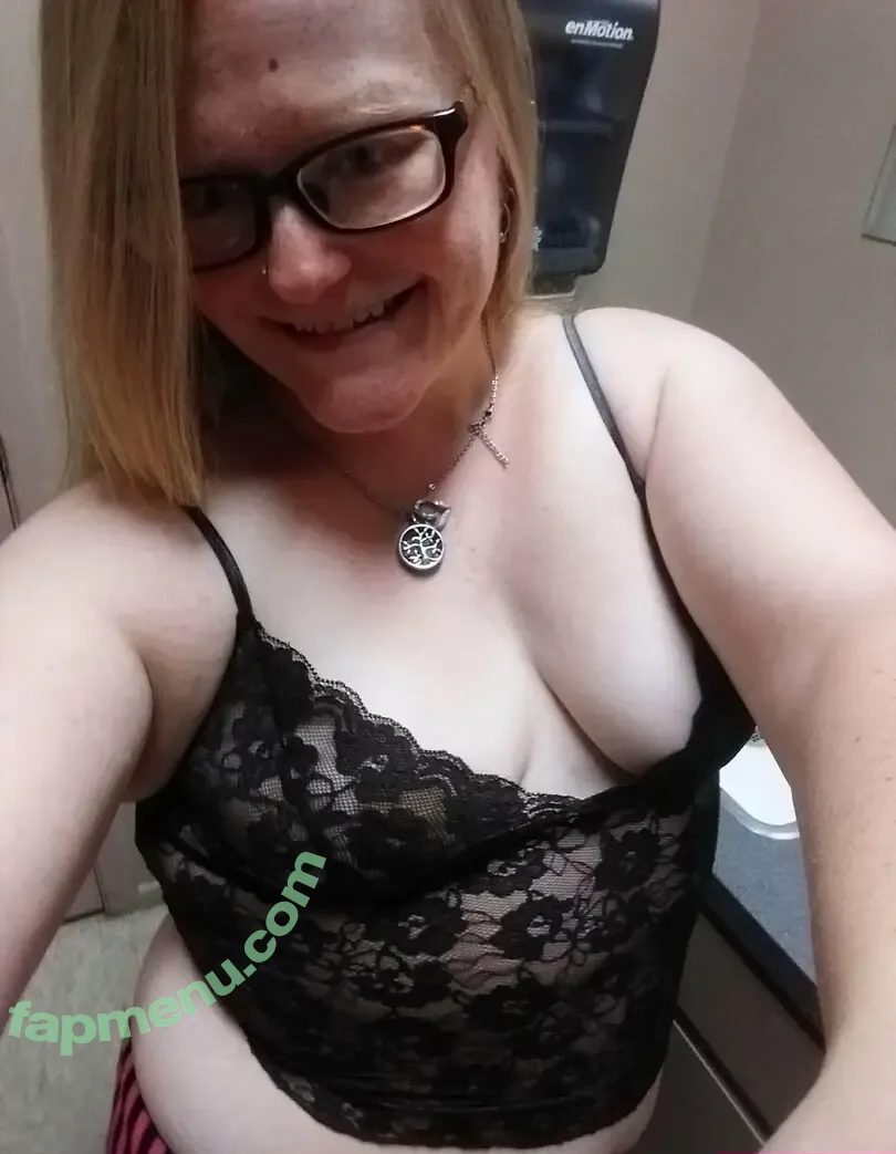 queengreeneyes420 nude photo #0021 (queen_green_eyeys_mary)