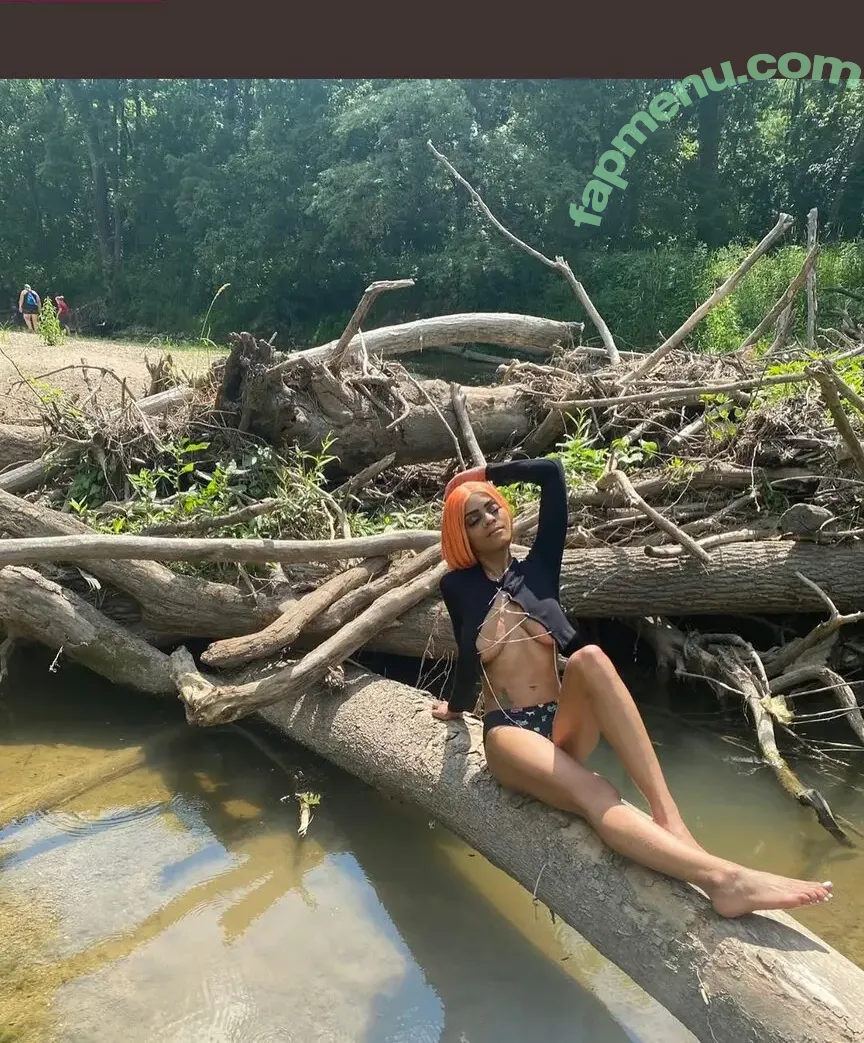 QueenJamie nude photo #0001 (prettygirllabelle / queenjamie2x)