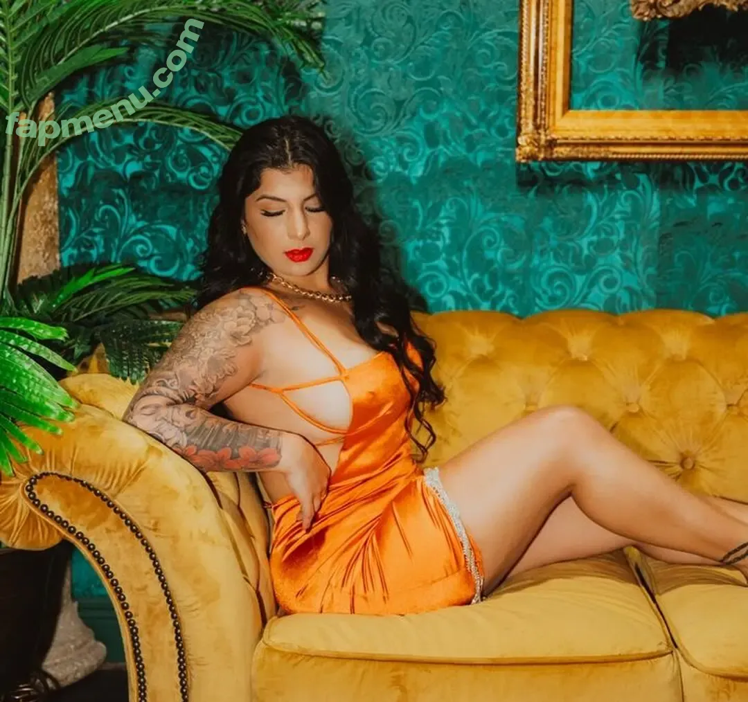 Queenmelmel_ nude photo #0001 (Queenmelmel_)