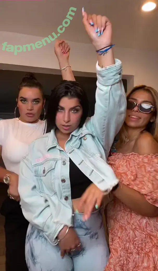 Queenmelmel_ nude photo #0004 (Queenmelmel_)