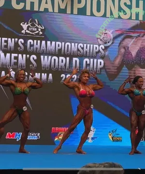 QueenMuscleBoobs nude photo #0030