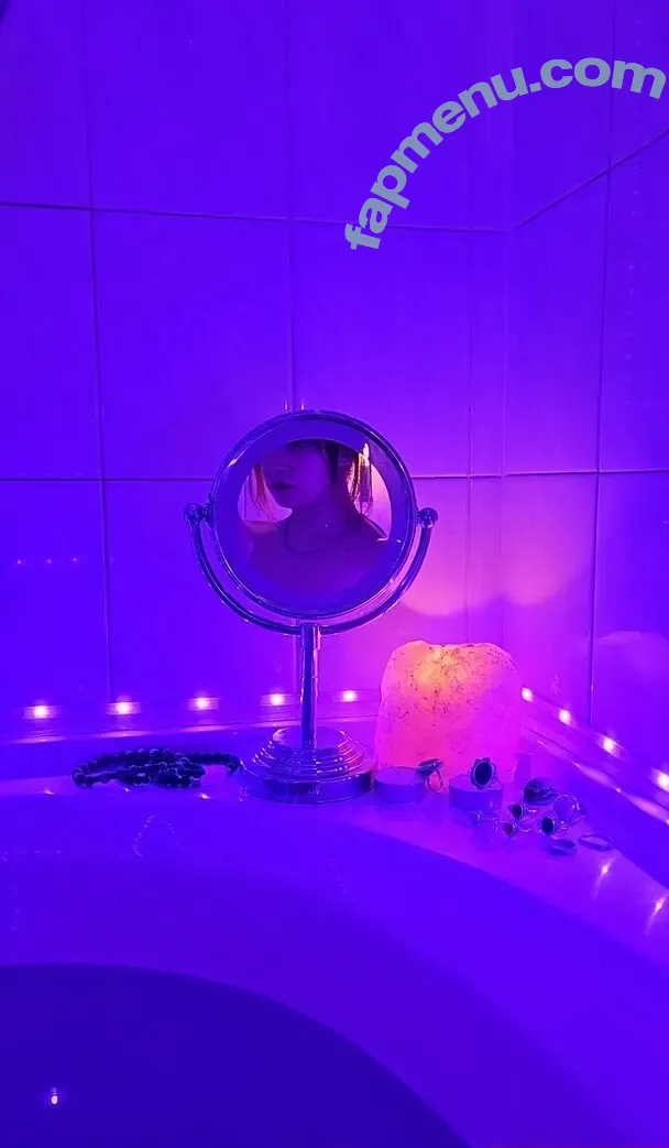 queenofcvnts nude photo #0052 (queenofcvnts)