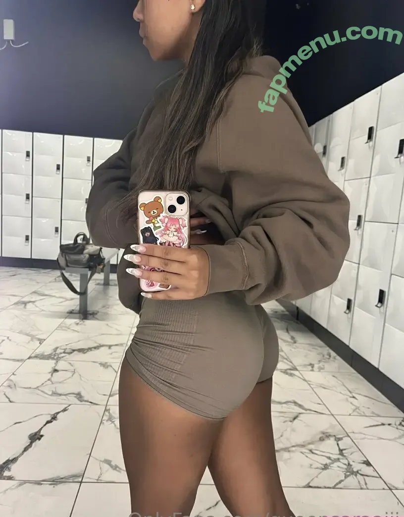 queensaraaiii nude photo #0004 (queensaraaiiii)