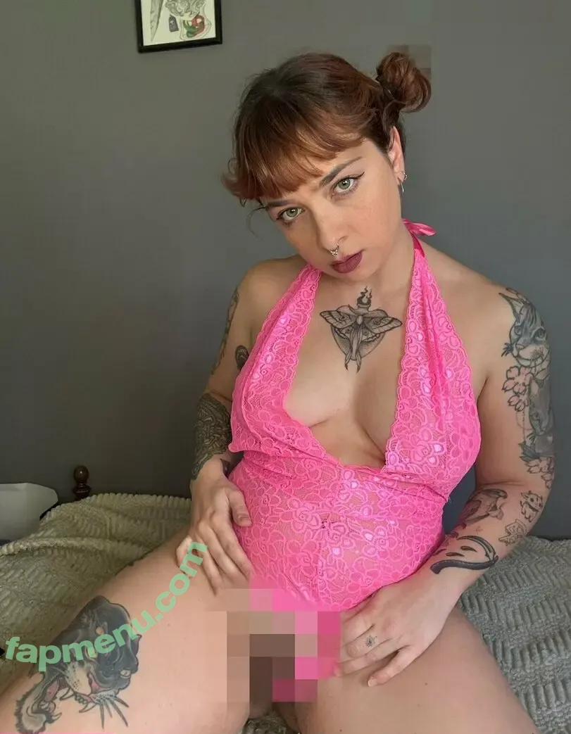 queenscorpiaa nude photo #0005 (queenscorpiaa)