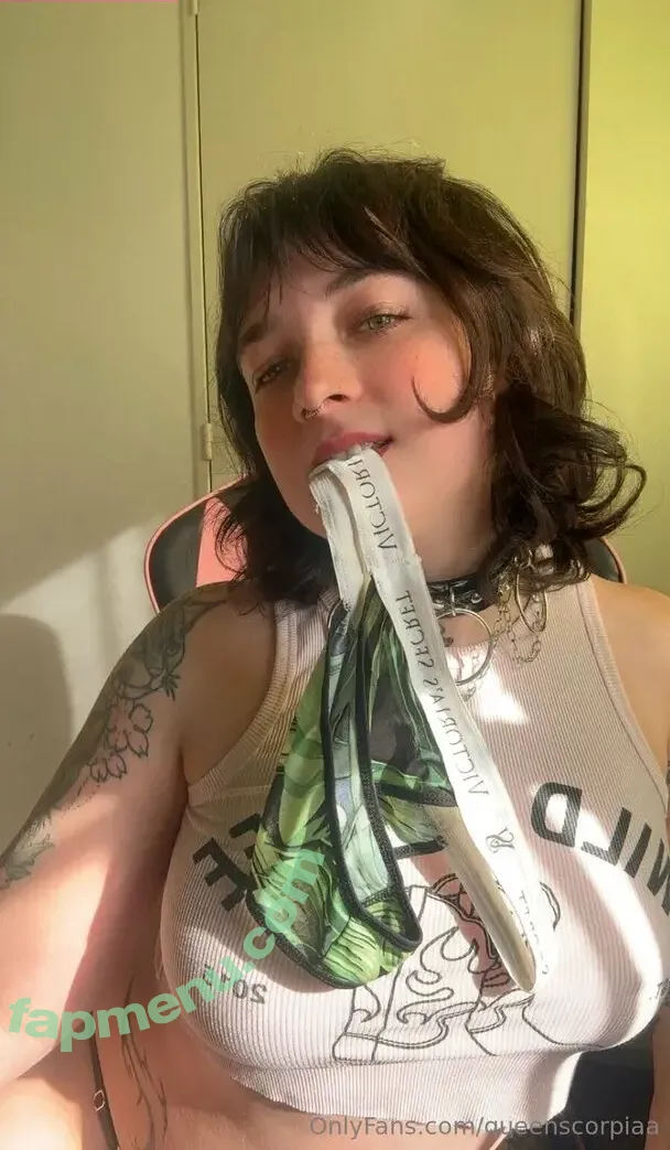 queenscorpiaa nude photo #0032 (queenscorpiaa)