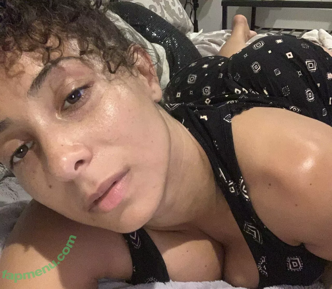 QueenSoTrill nude photo #0013 (QueenSoTrill)