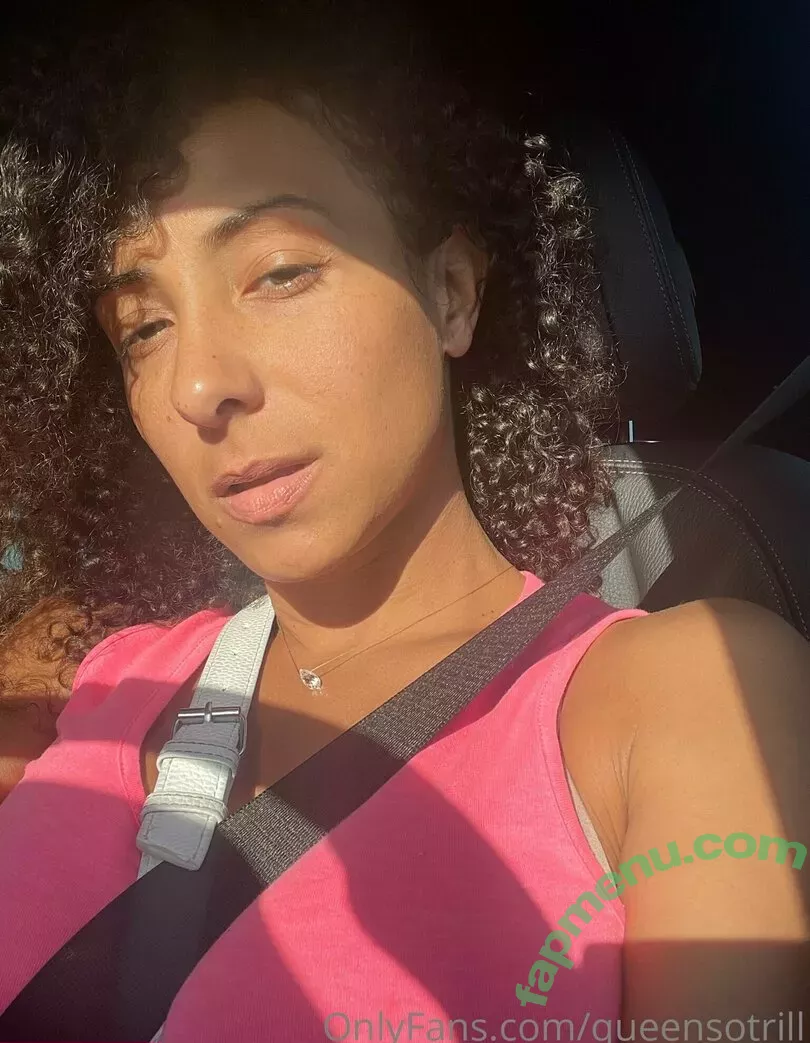 QueenSoTrill nude photo #0325 (QueenSoTrill)