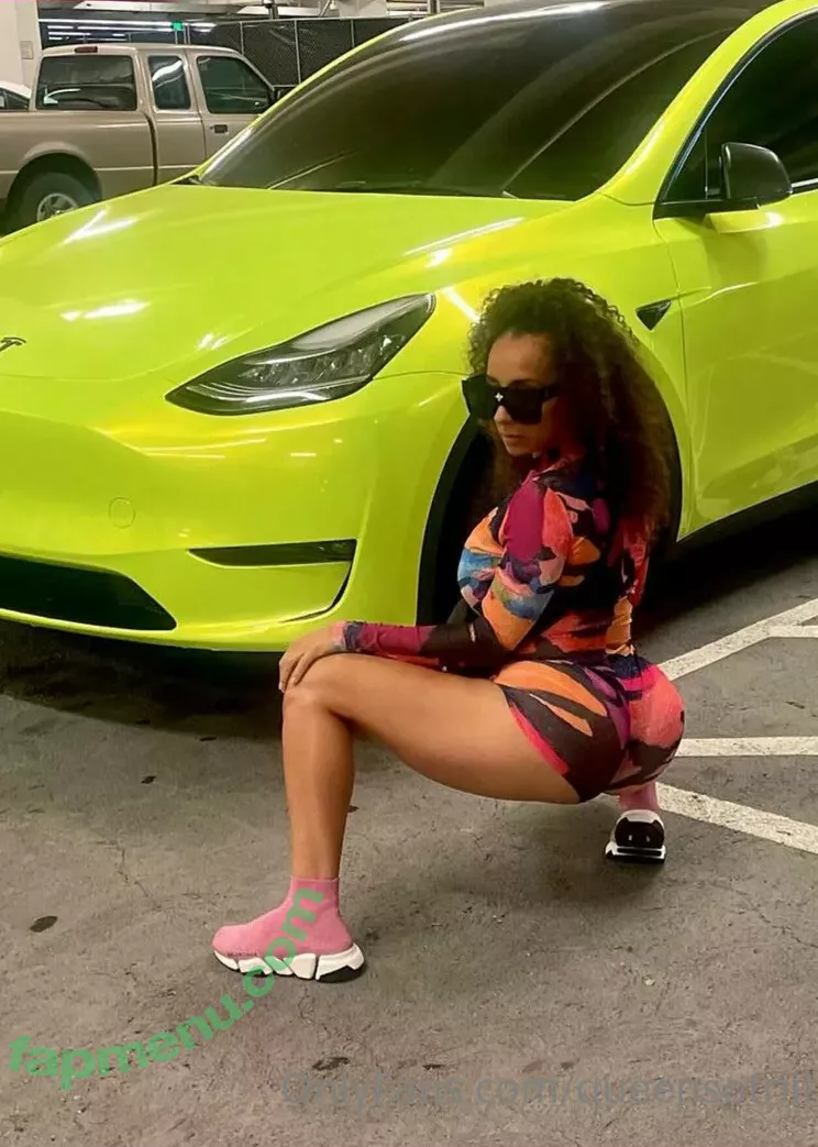 QueenSoTrill nude photo #0392 (QueenSoTrill)