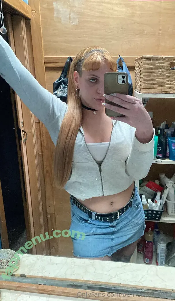 queentrinax nude photo #0002 (queentrinax)