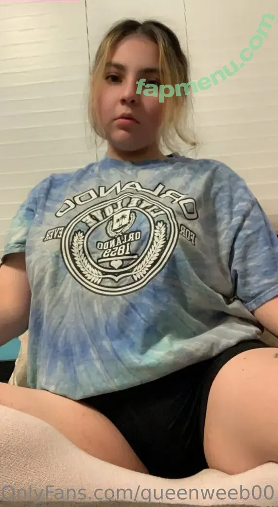queenweeb00 nude photo #0018 (queenweeb00)
